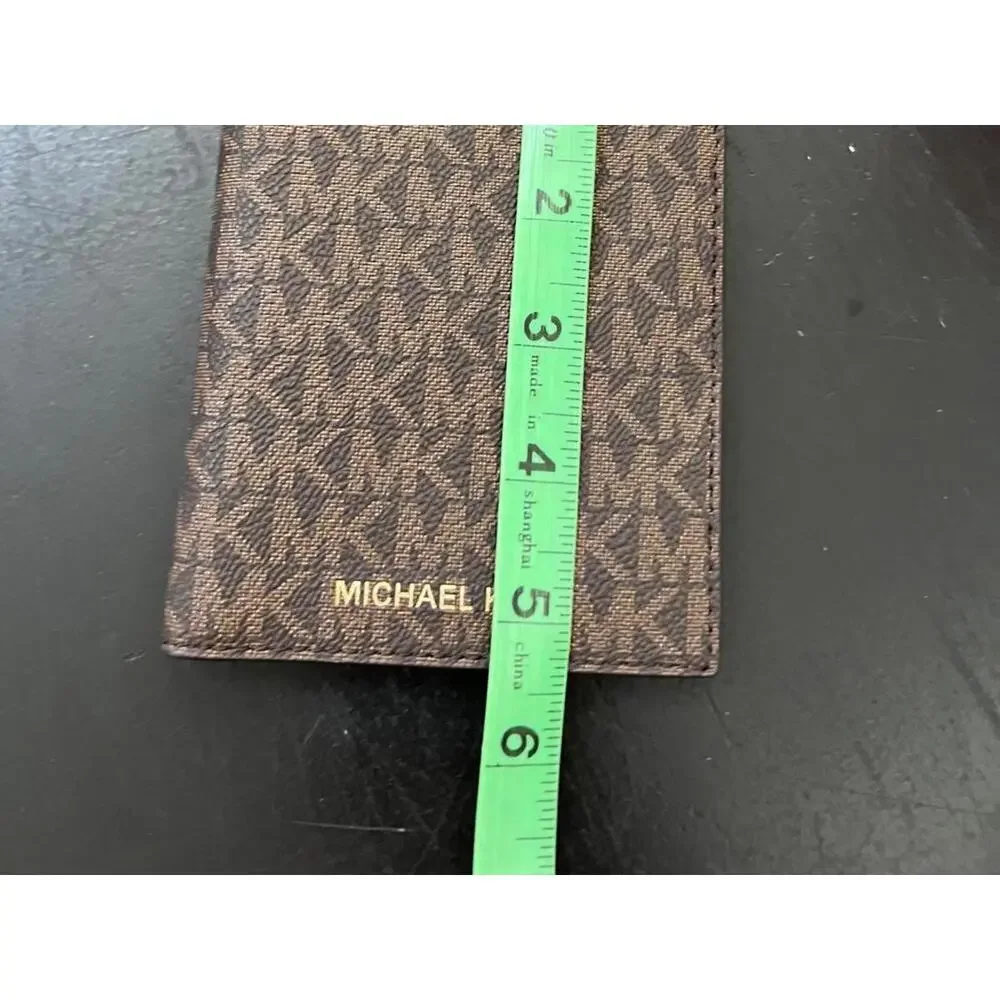 Michael Kors‎ Jet Set Signature Logo Passport Wallet